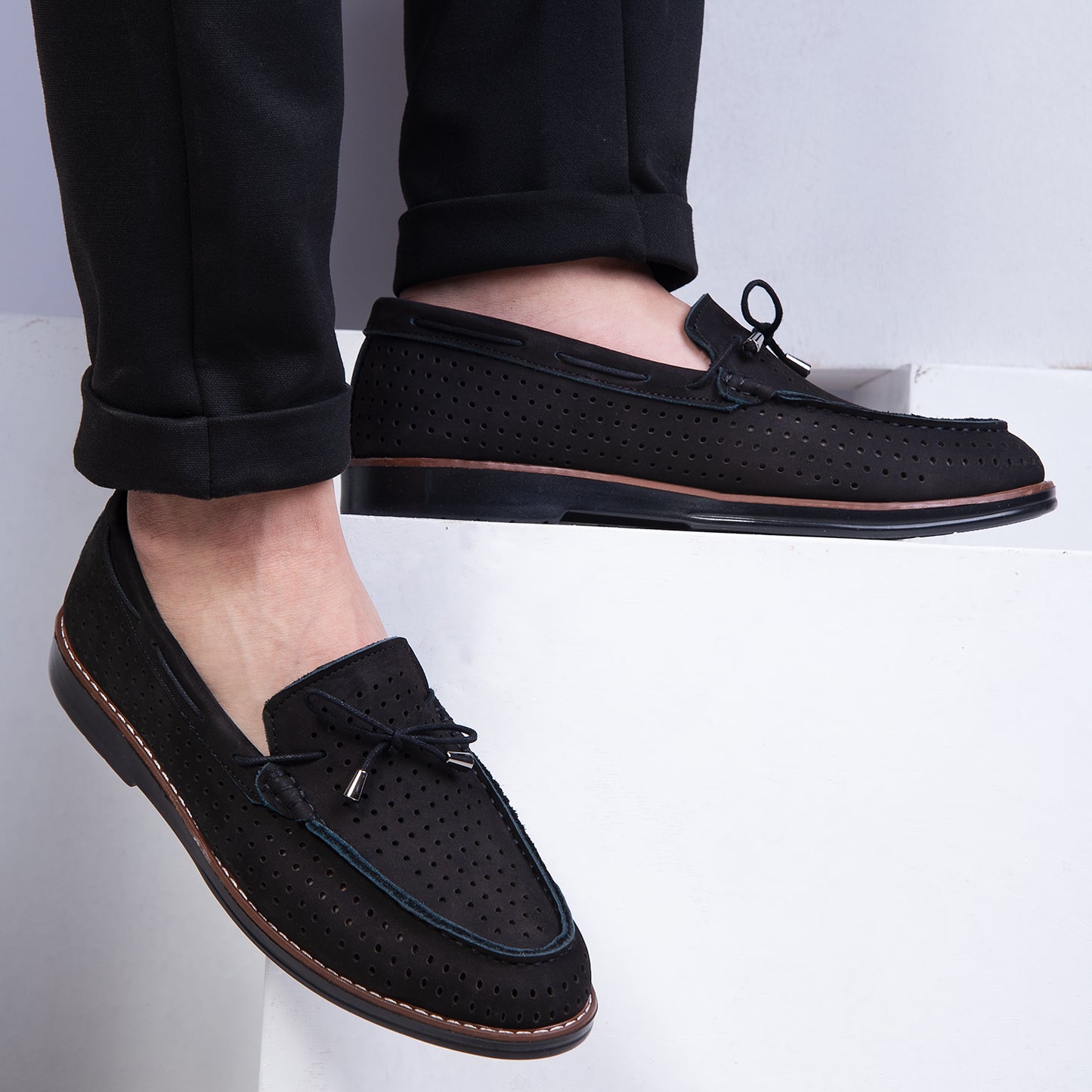 Perforated Laced Loafers (M2)