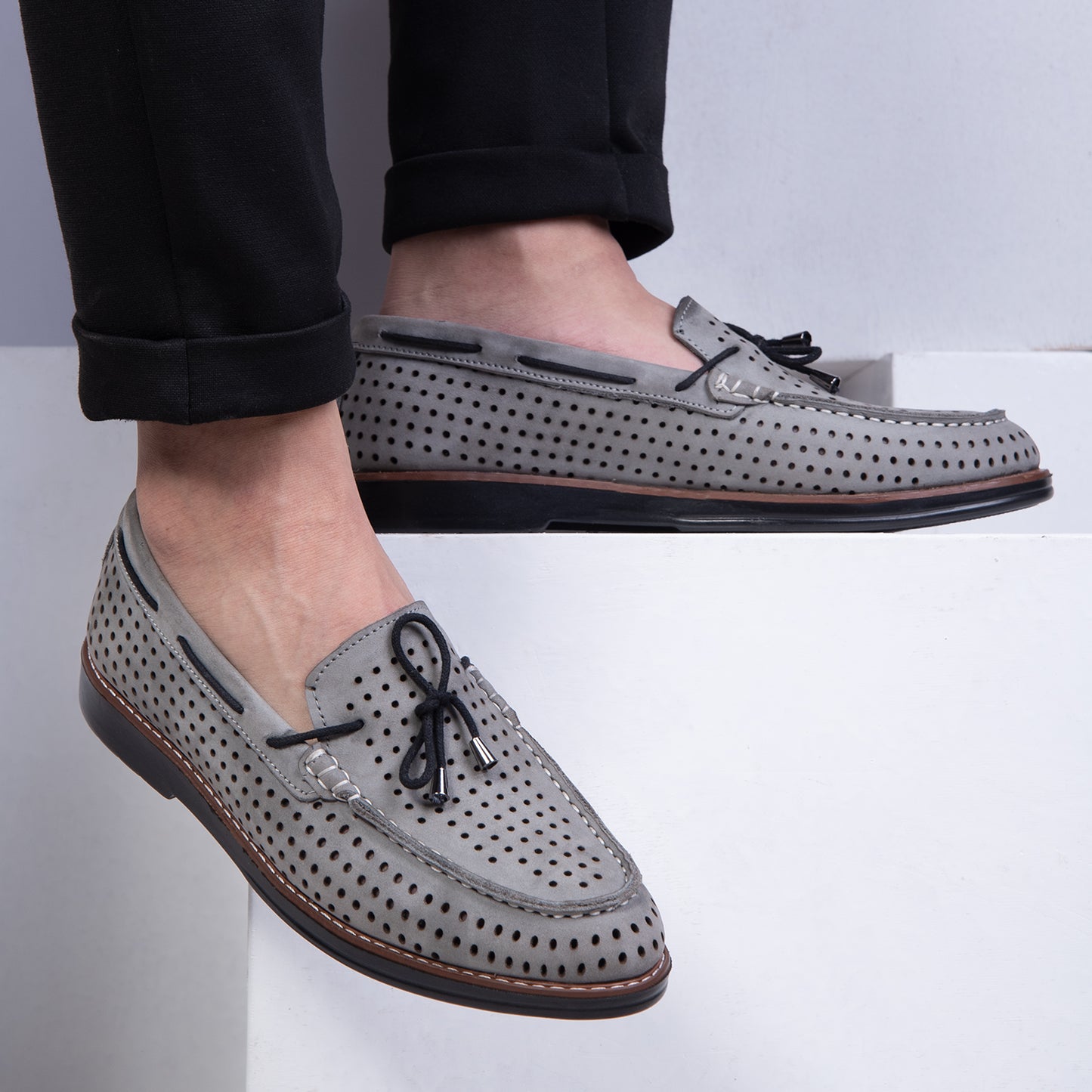 Perforated Laced Loafers (M2)