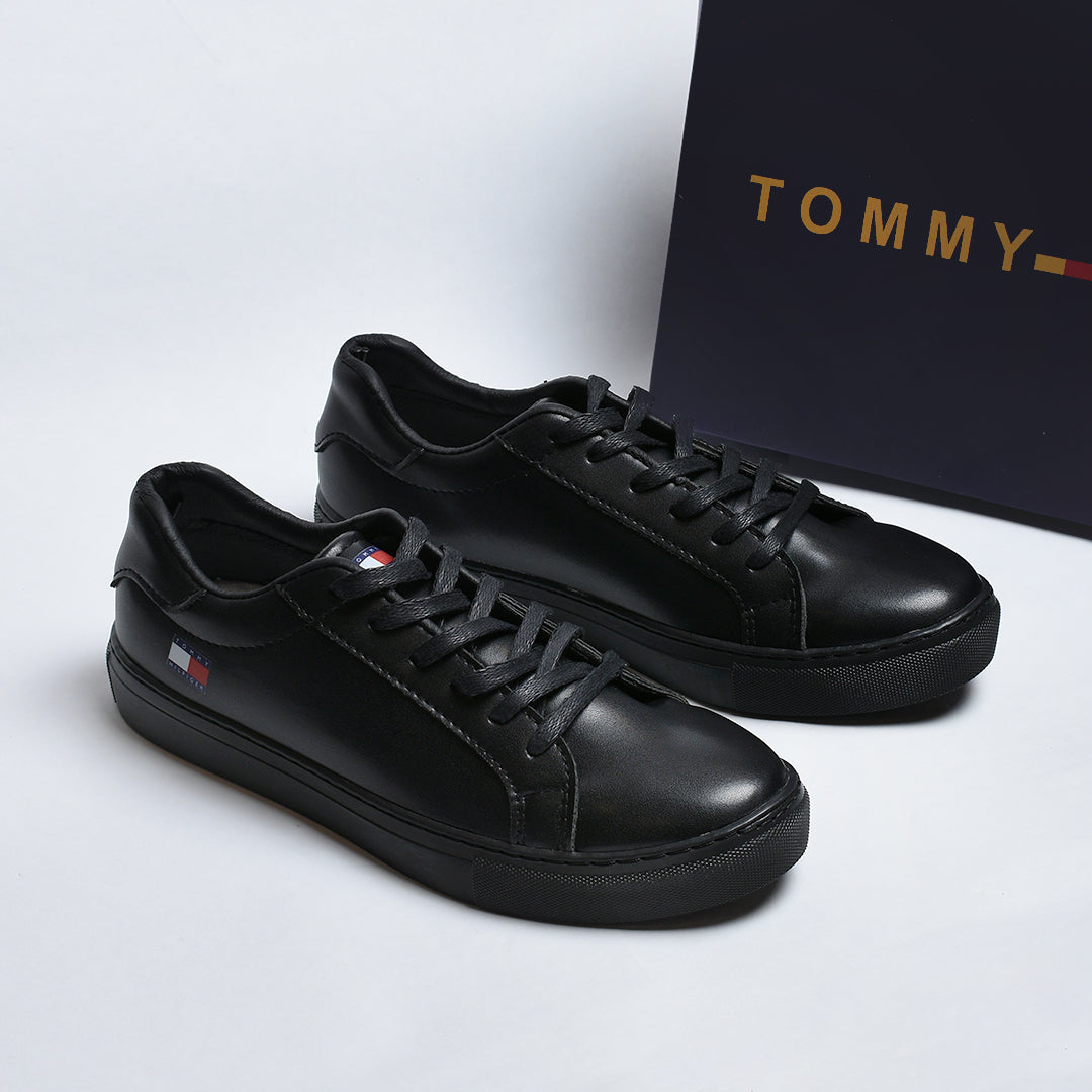 Tommy Logo Sneakers