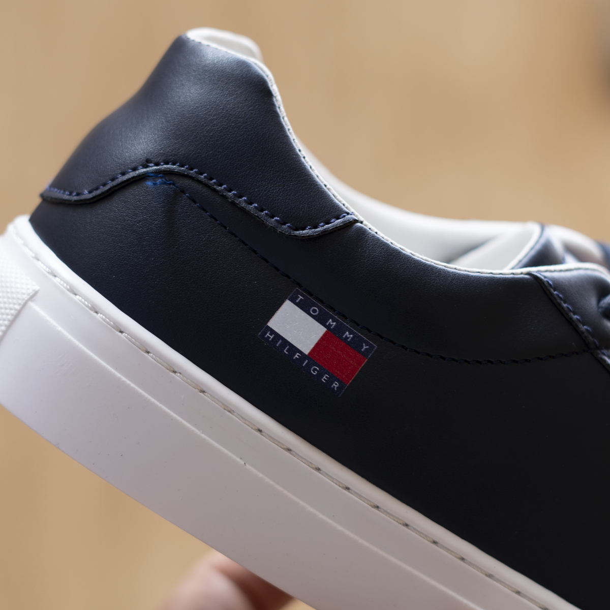 Tommy Logo Sneakers