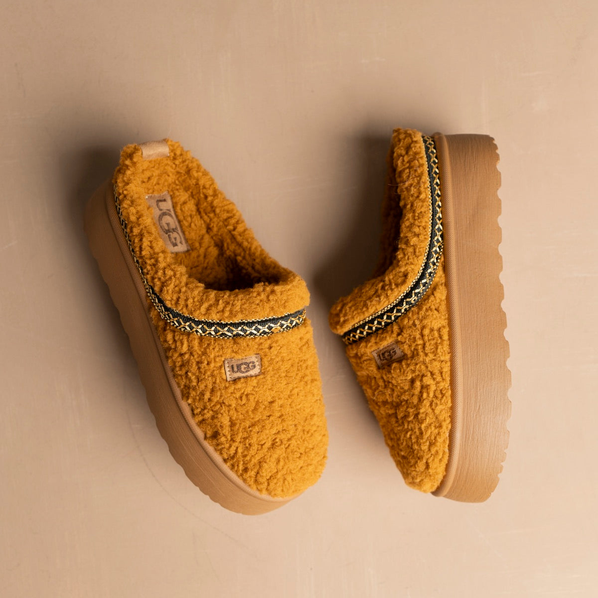 UGG Maxi Curly Tazz